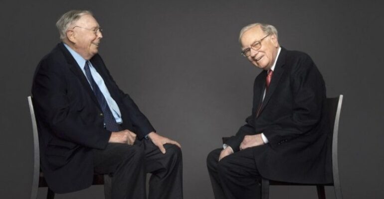 warren-buffett-and-charlie-munger-tips-800x462